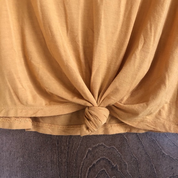 Forever 21 Tied Top - Picture 2 of 4